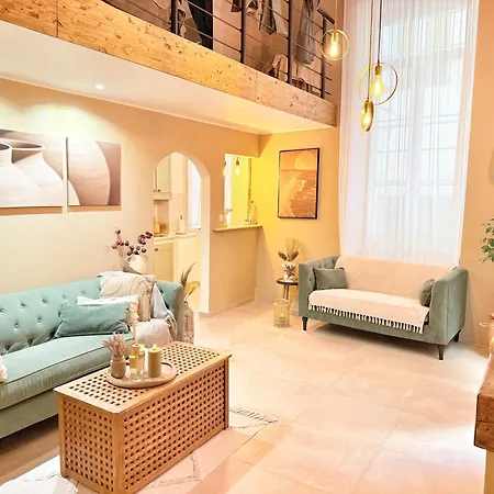 Spacious Loft, Duplex, Old Town, 3 Bedrooms - Easy Check-in Apartment Nizza