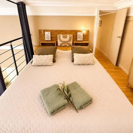 Spacious Loft, Duplex, Old Town, 3 Bedrooms - Easy Check-in Nizza