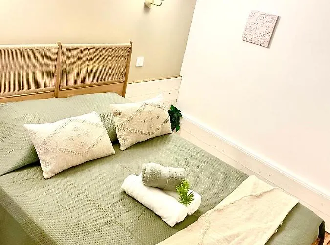 Spacious Loft, Duplex, Old Town, 3 Bedrooms - Easy Check-in * Nizza