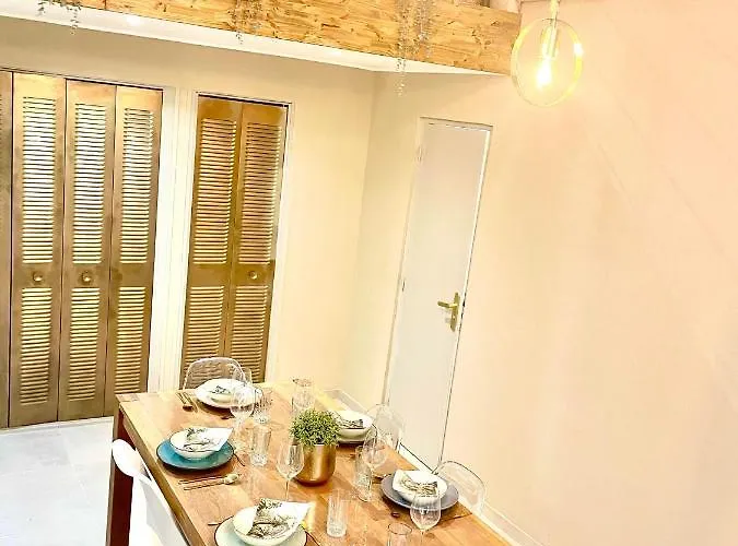 Spacious Loft, Duplex, Old Town, 3 Bedrooms - Easy Check-in Apartment *